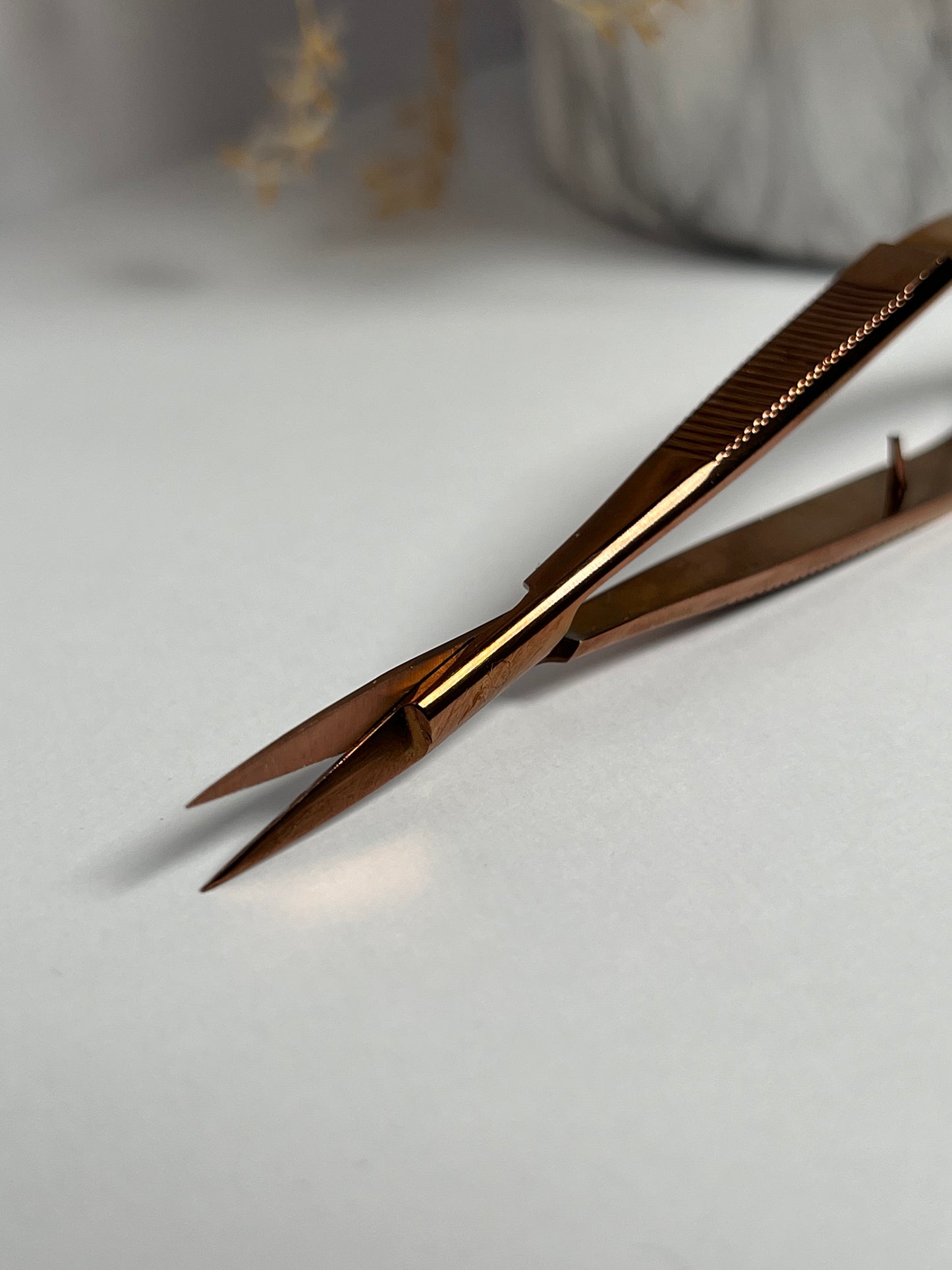 Eyelash and eyebrow scissors